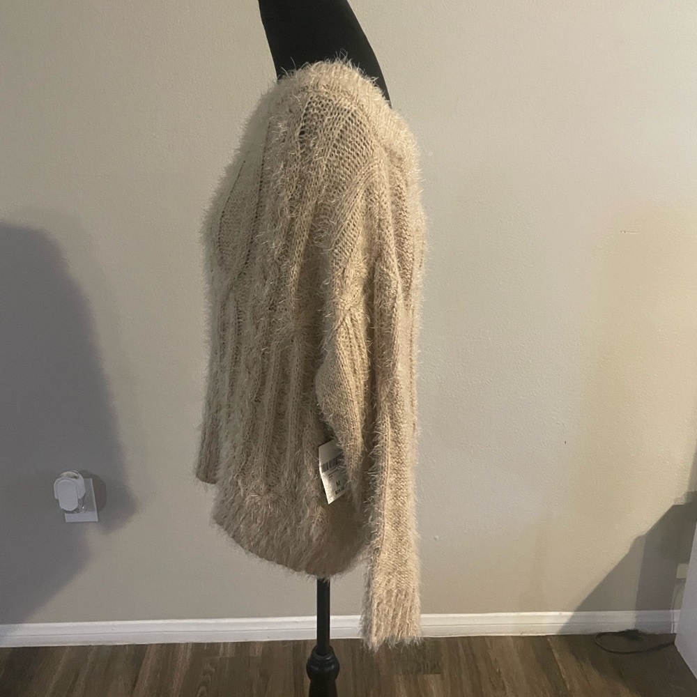 Sweater - Picture 4 of 4